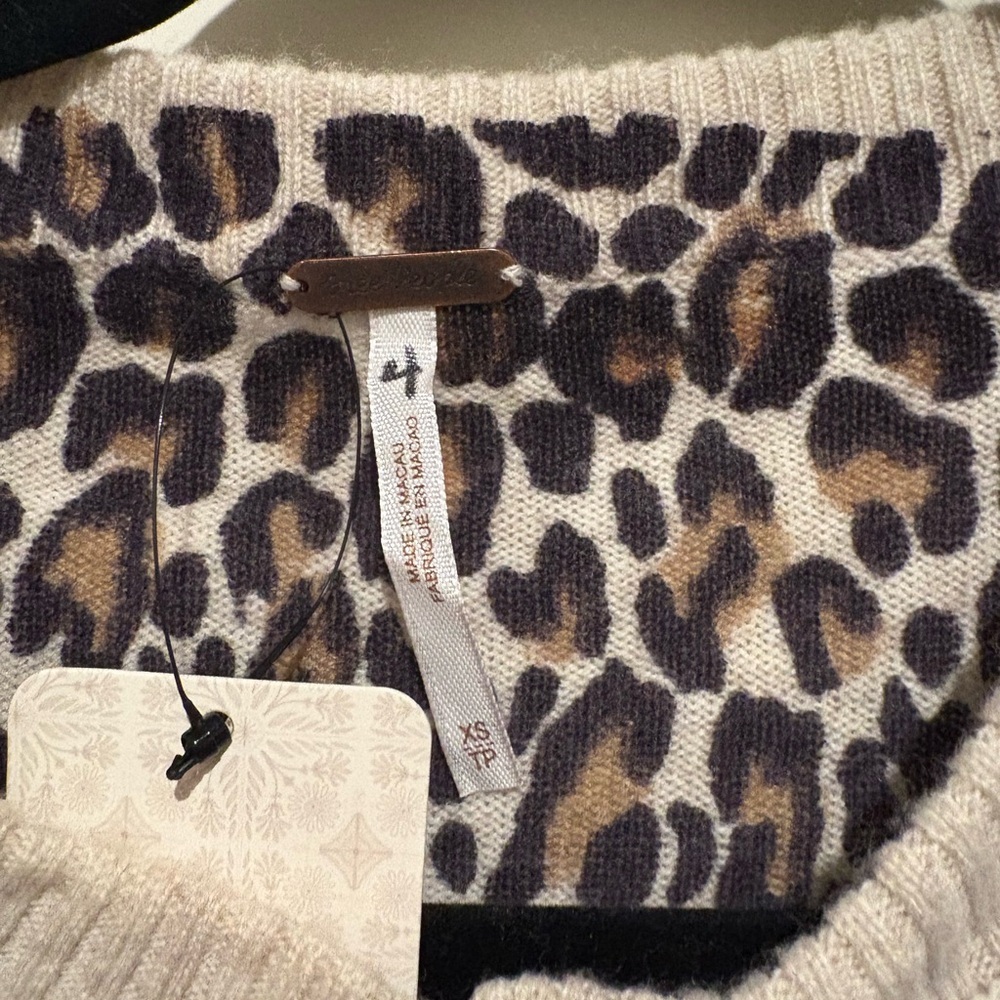 Free People Nocturnal Patterned Cashmere Cardi XS Color: Tea Combo NWT - Picture 4 of 6